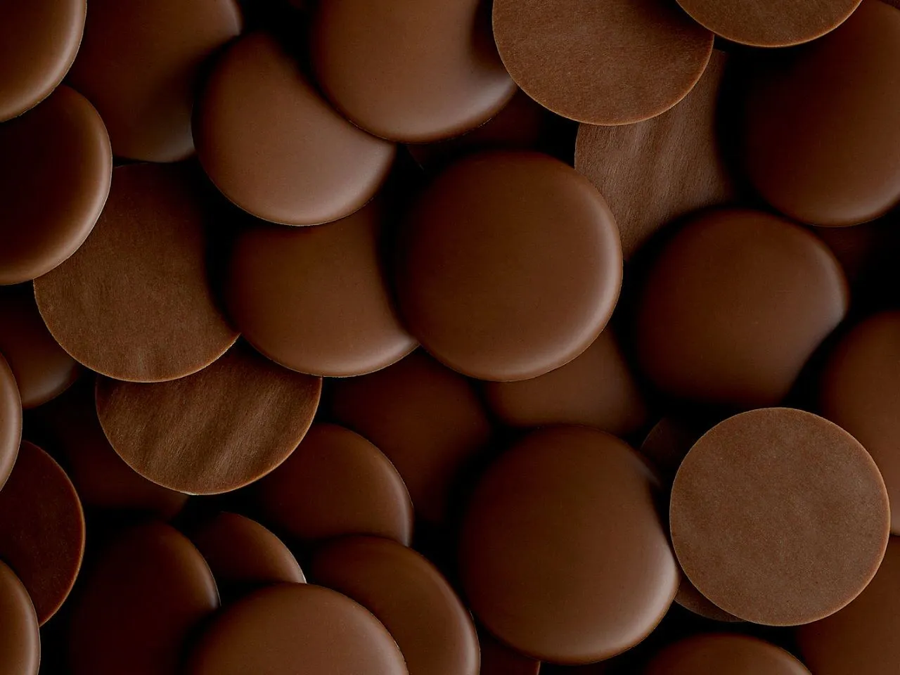 Belcolade Lait Selection 34% Milk Couverture Chocolate Discs - Canadian Distribution - Ships Free Within Canada on Orders Above CAD $199 - Image 4