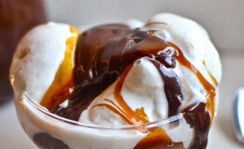 Caramel Hot Fudge - 5X1L/CS - by McLean Canada - Ships Free Within Canada on Orders Above CAD $199 - Image 3