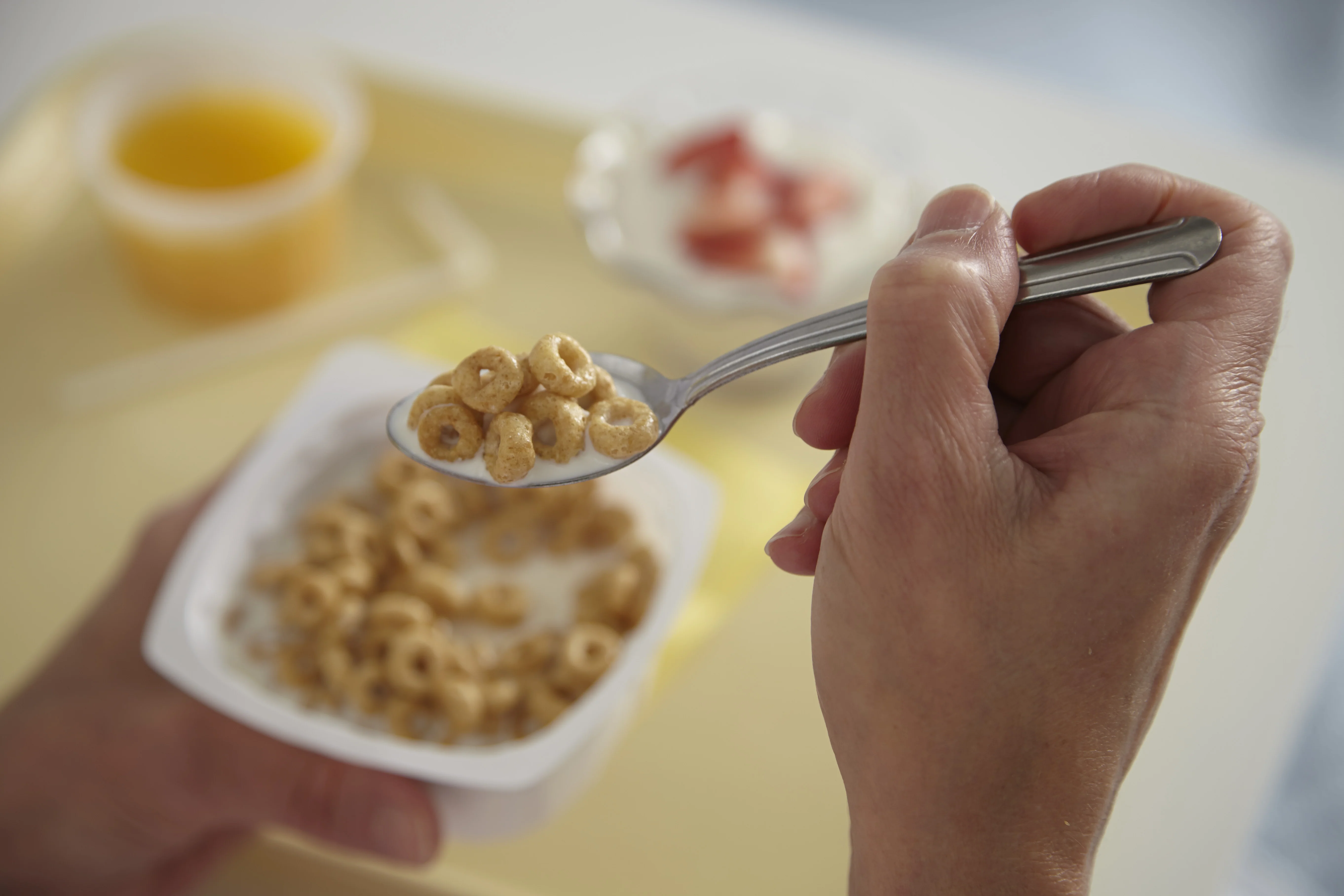 Cereal Cheerio Multigrain - 96 x 20 g - General Mills - Restaurant and Foodservice Ingredients - Canadian Distribution - Ships Free Within Canada on Orders Above CAD $199 - Image 2