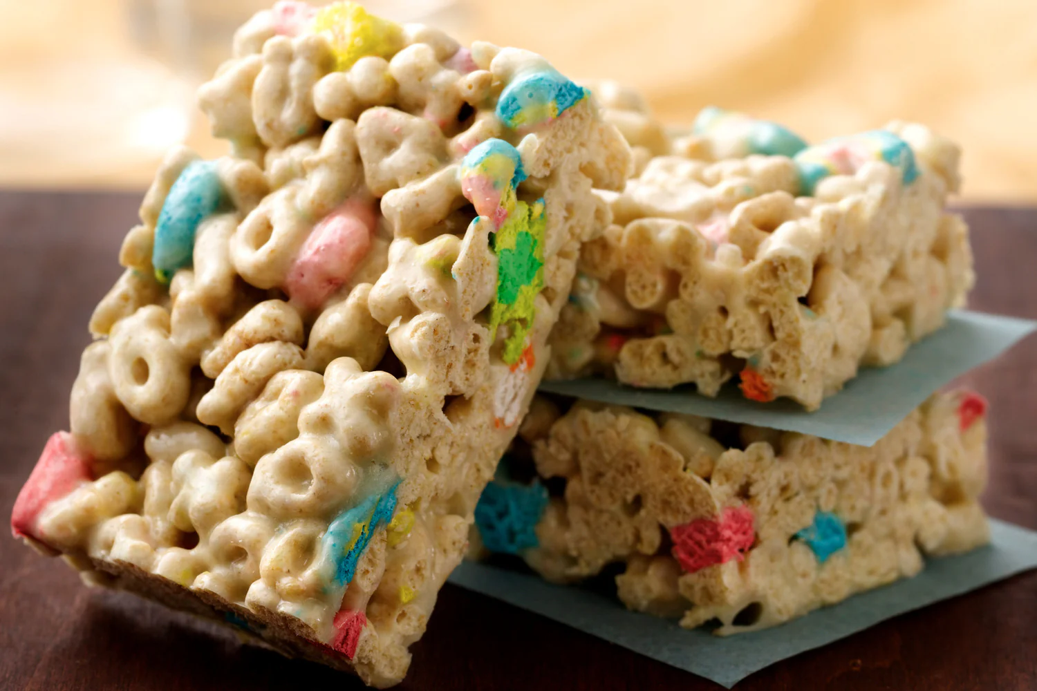 Cereal Lucky Charms - 4 x 992 g - General Mills - Restaurant and Foodservice Ingredients - Canadian Distribution - Ships Free Within Canada on Orders Above CAD $199 - Image 3