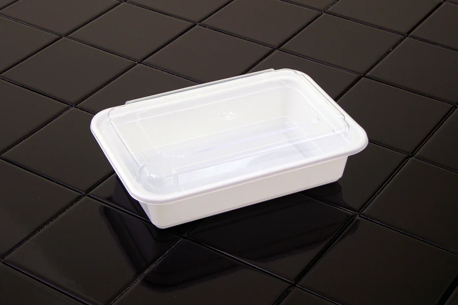 Container Plastic Rectangle White with Lid - 150 x 38 oz - Versatainer - Packaging and Accessories - Restaurant Supplies and Equipment - Canadian Distribution - Image 11