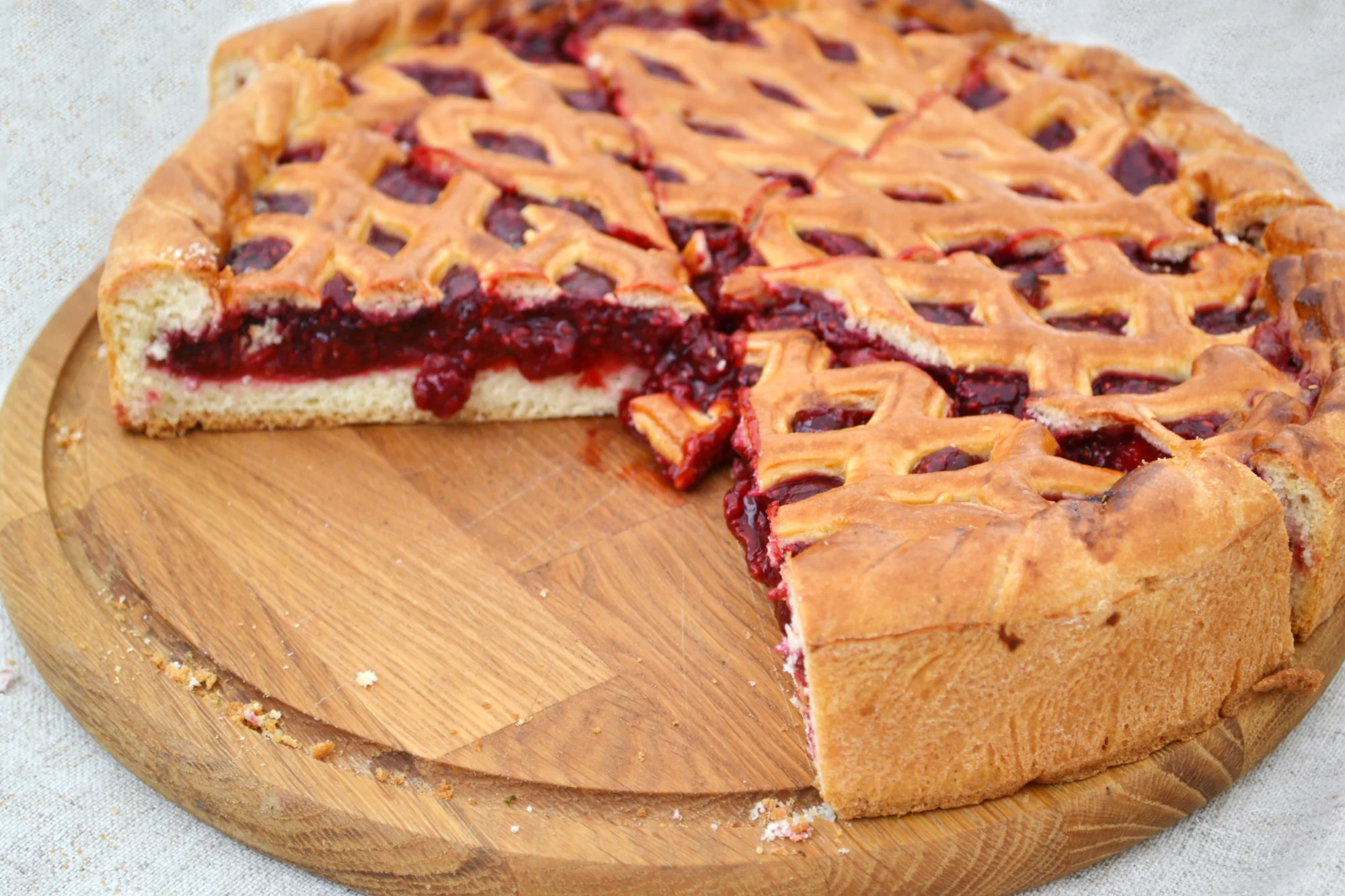 Filling Raspberry - 1 x 5 kg - Berthelet - Baking Mixes and Ingredients - Canadian Distribution - Ships Free Within Canada on Orders Above CAD $199