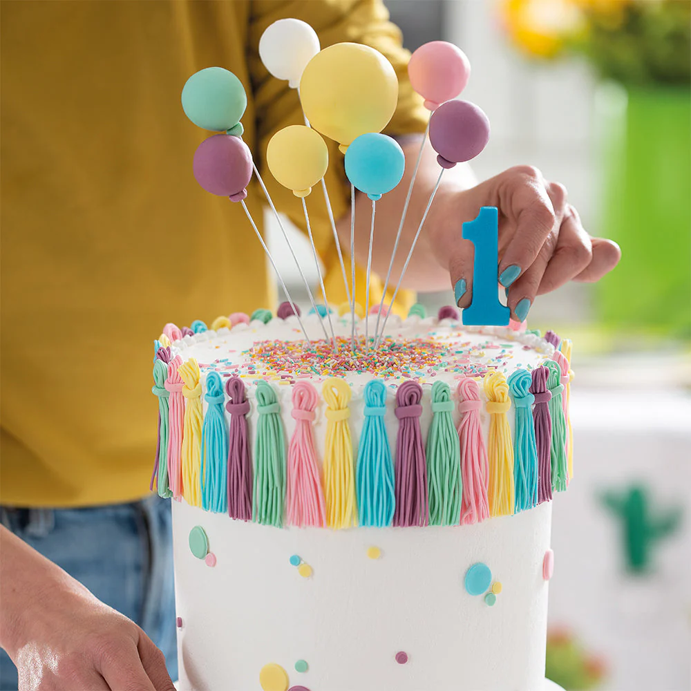 Italian Rolled Fondant – White, 1kg – Palm Oil-Free Sugar Paste - Canadian Distribution - Ships Free Within Canada on Orders Above CAD $199 - Image 2