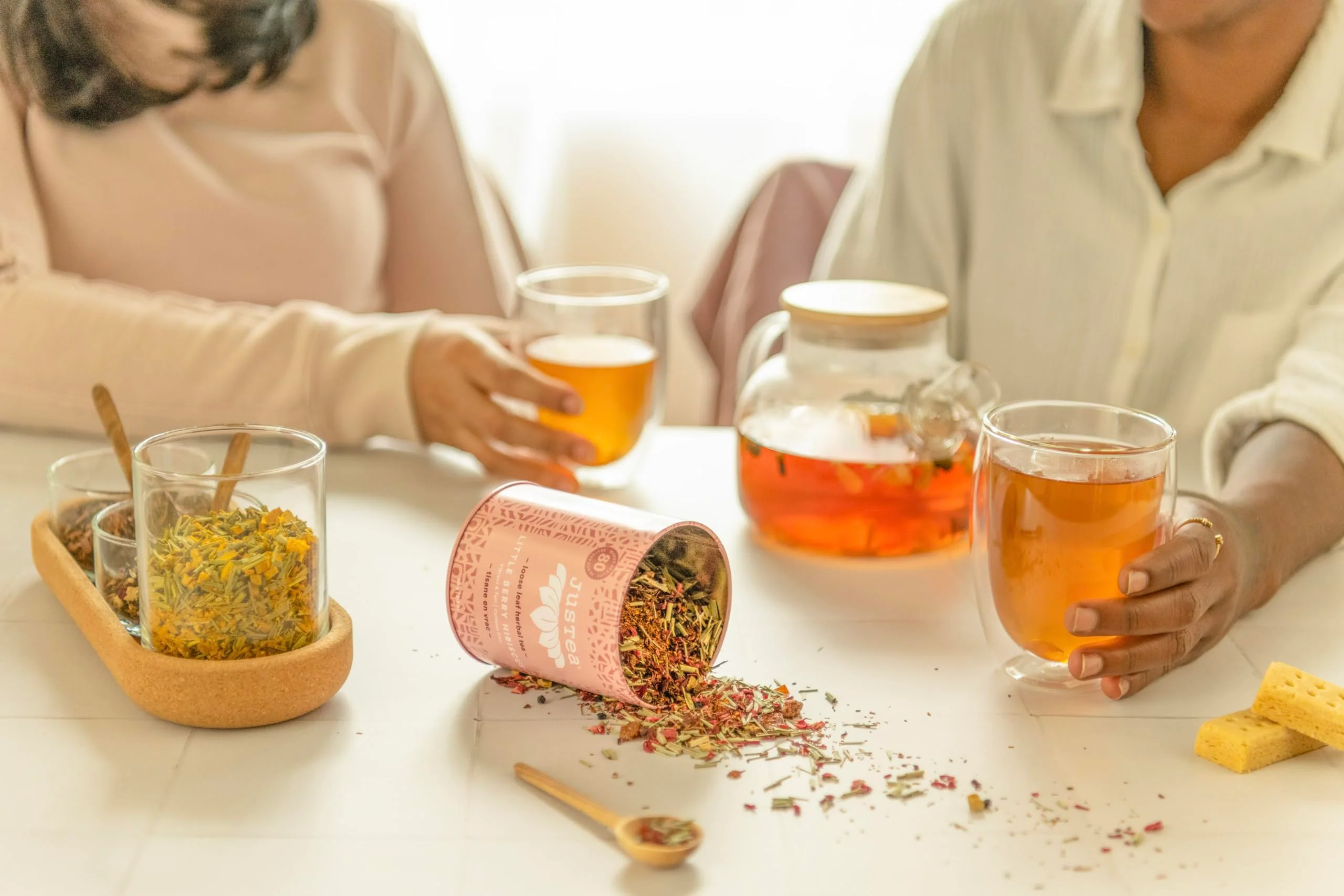 JusTea Little Berry Hibiscus Loose Leaf Herbal Tea | 90g Tin with Carved Spoon | 40+ Cups | Caffeine-Free | Fair Trade & Organic - Canadian Distribution - Ships Free Within Canada on Orders Above CAD $199 - Image 3