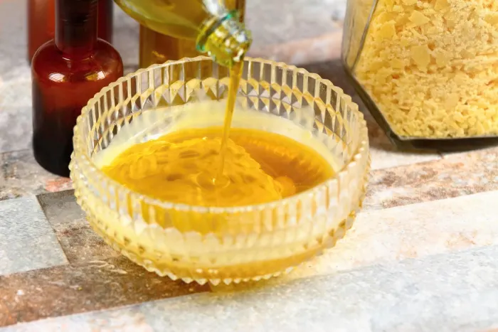 Liquifying oil for Cone Dips and Fillings - Turn Any of Our Belgian Cone Dips and Fillings into Pourable Toppings and Sauces - Case of 6 x 700 grams - Canadian Distribution - Ships Free Within Canada on Orders Above CAD $199 - Image 3