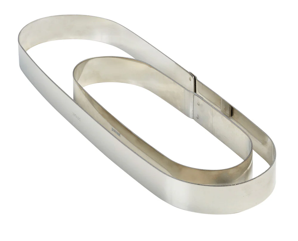 Pregel - 
 Pavoni® Stainless Steel Cake Ring - Oval Small (1 ring) - Canadian Distribution
