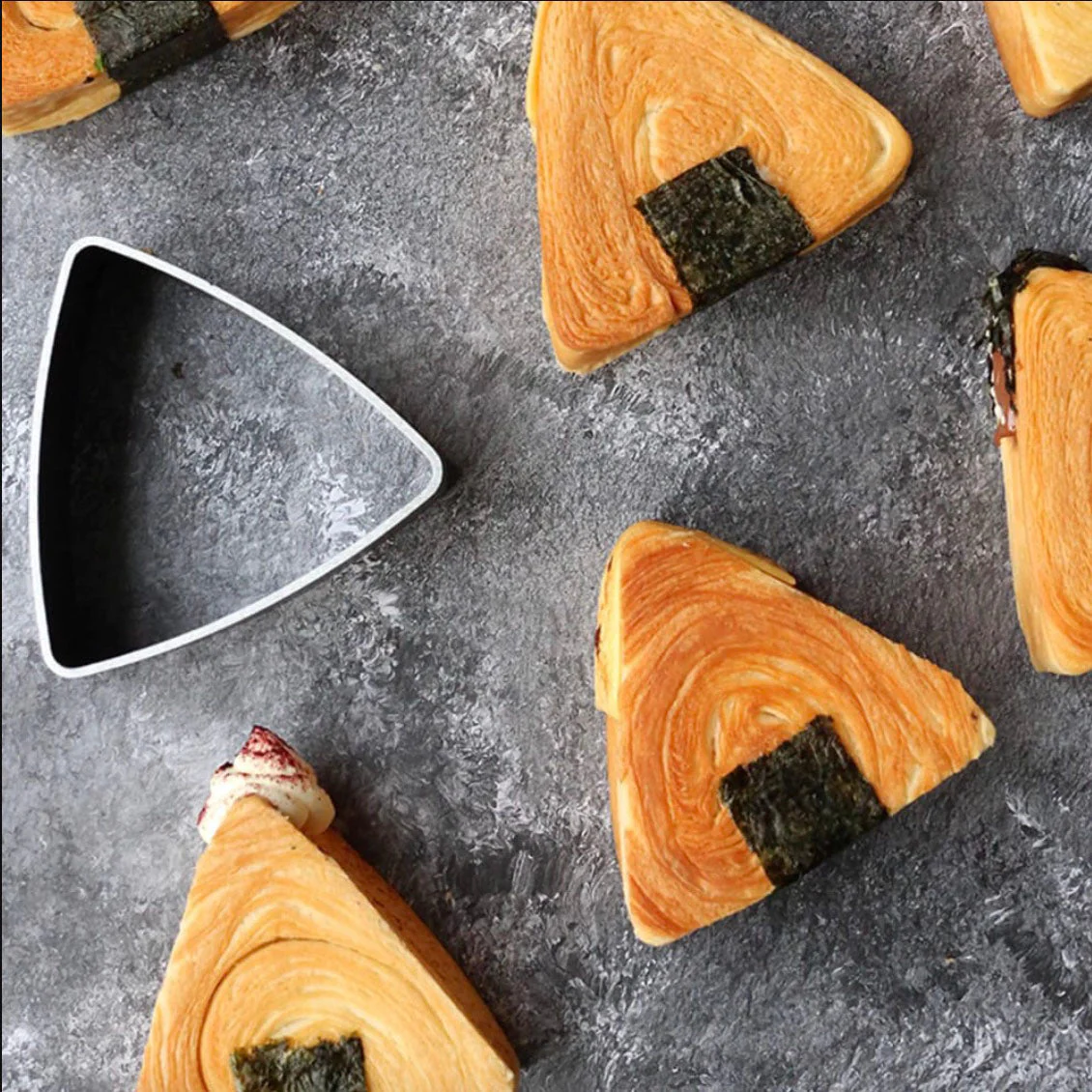 SANNENG Non-Stick Triangular Ring Mould, 100 × 93 × 40 mm - Canadian Distribution - Ships Free Within Canada on Orders Above CAD $199 - Image 2