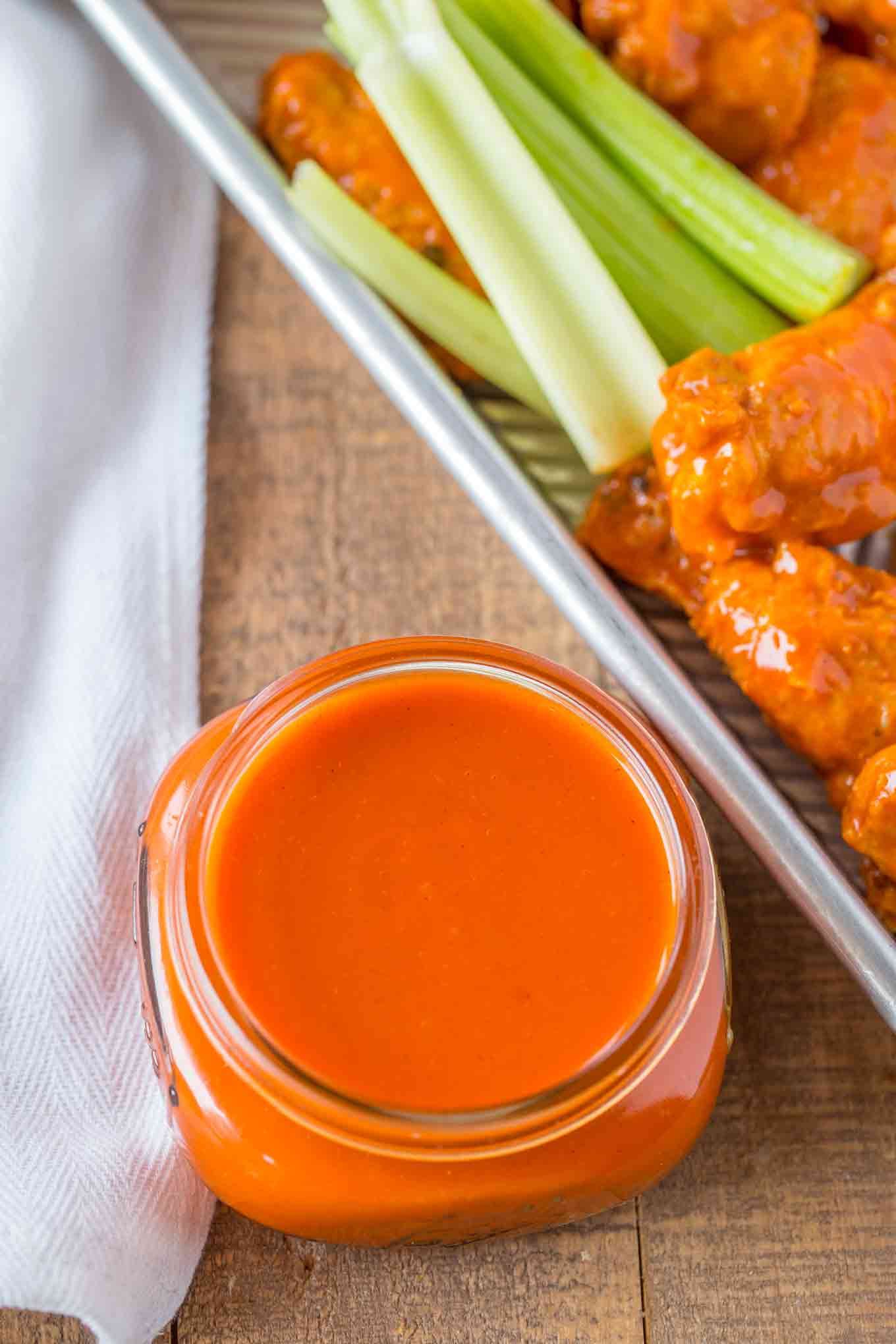 Sauce Buffalo Suicide Wing - 2 x 4 L - Sanelfd - Restaurant and Foodservice Ingredients - Canadian Distribution - Ships Free Within Canada on Orders Above CAD $199