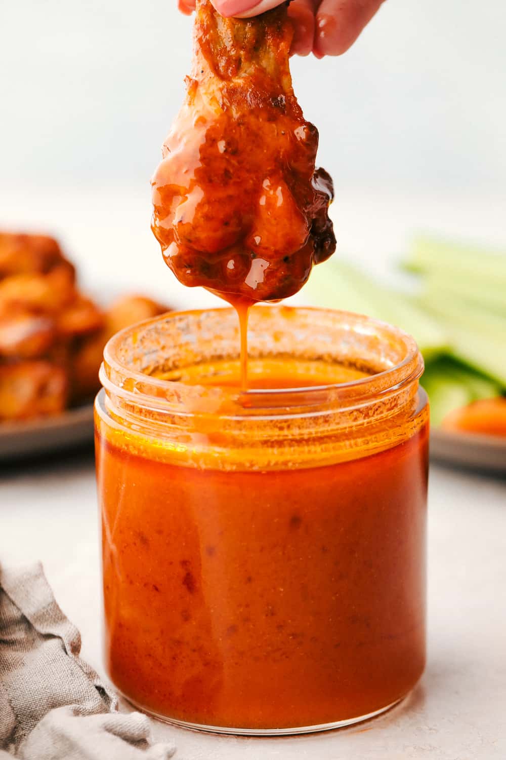 Sauce Hot Buffalo Stye Wing - 2 x 4 L - Sanelfd - Restaurant and Foodservice Ingredients - Canadian Distribution - Ships Free Within Canada on Orders Above CAD $199
