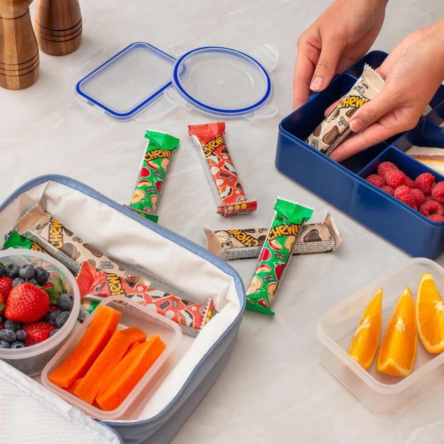Snack Bar Chewy Chocolate Chip 120 g. - 12 x 120 g - Quaker - Restaurant and Foodservice Ingredients - Canadian Distribution - Ships Free Within Canada on Orders Above CAD $199
