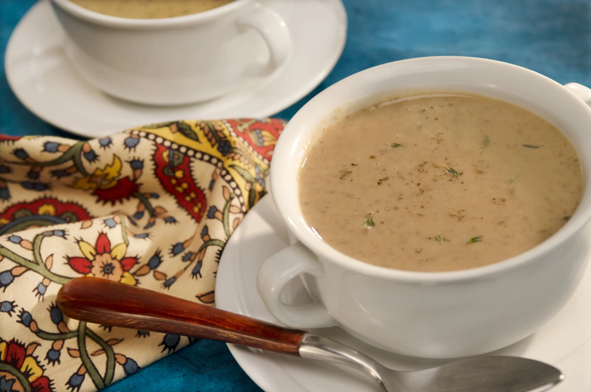 Soup Cream Of Mushroom Gluten-Free - 4 x 555 g - Knorr Swiss - Restaurant and Foodservice Ingredients - Canadian Distribution - Ships Free Within Canada on Orders Above CAD $199 - Image 3