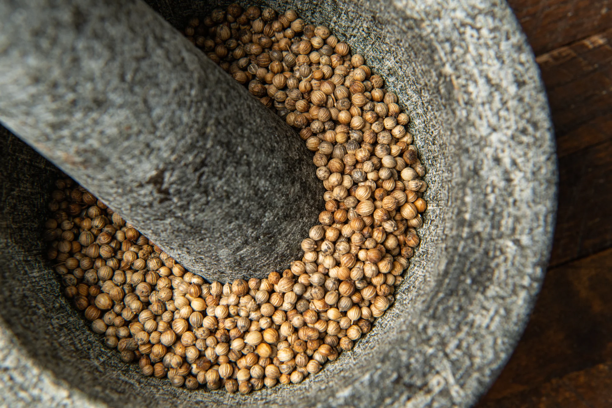 Spice Coriander Seed Whole - 12 x 285 g (Case = 1 x 285 g) - Clubhouse - Restaurant and Foodservice Ingredients - Canadian Distribution - Ships Free Within Canada on Orders Above CAD $199 - Image 4