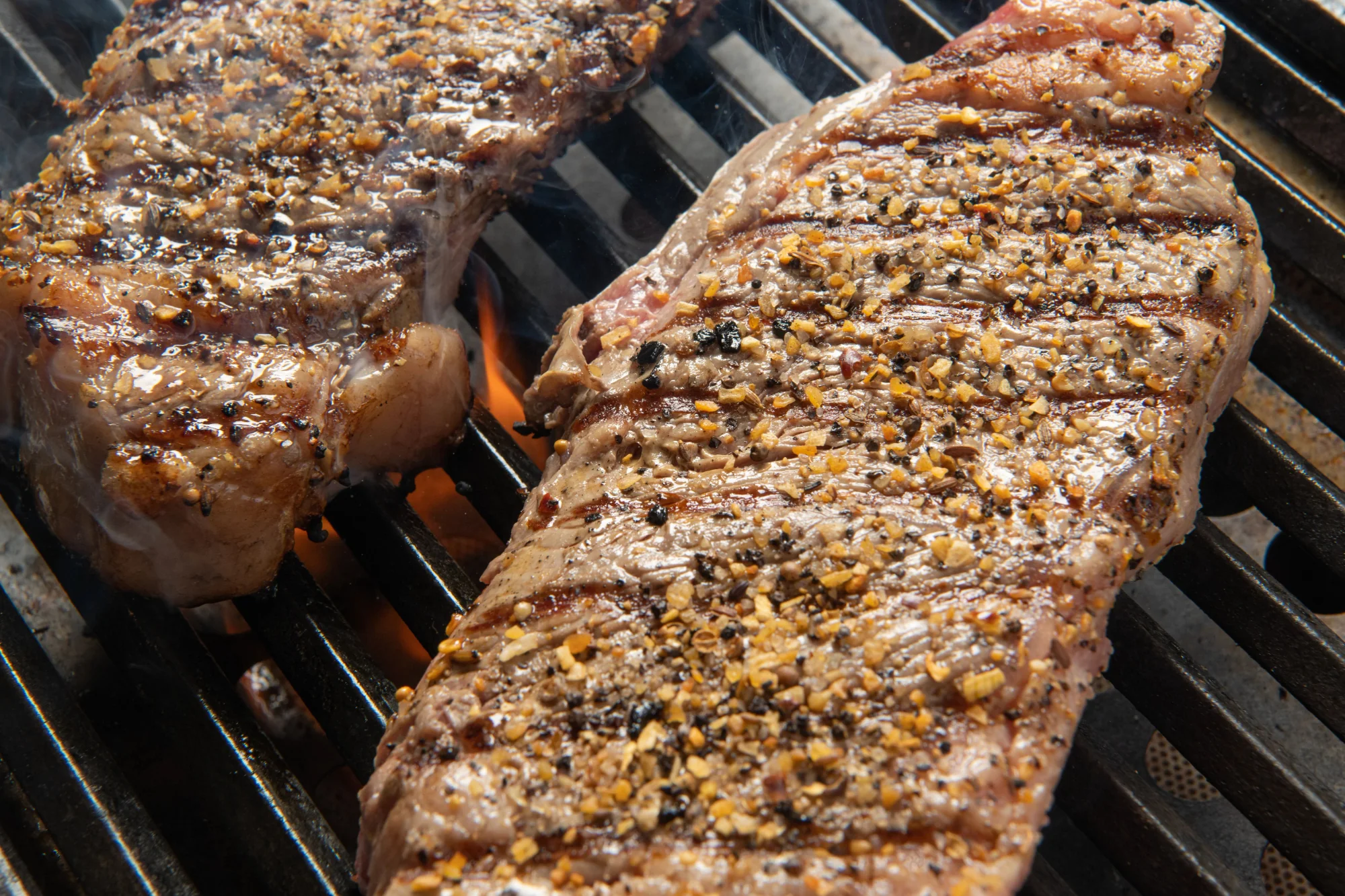 Spice Steak Montreal - 1 x 3.4 kg - Clubhouse - Restaurant and Foodservice Ingredients - Canadian Distribution - Ships Free Within Canada on Orders Above CAD $199 - Image 3