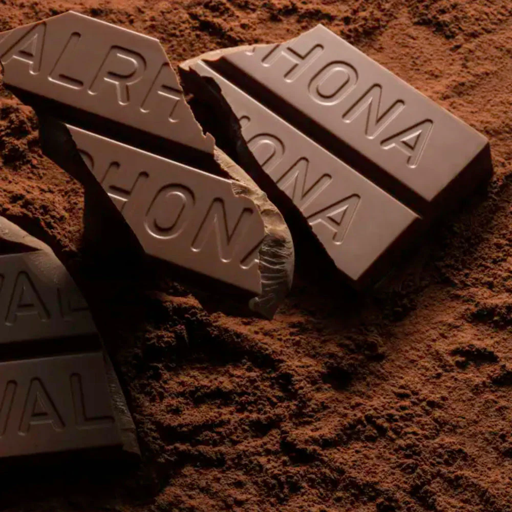 VALRHONA Amatika 46% – Vegan Milk Chocolate Block (3kg) - 3kg - Canadian Distribution - Ships Free Within Canada on Orders Above CAD $199 - Image 2